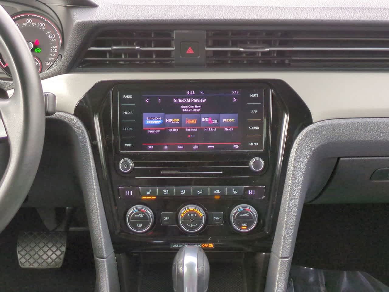 Thumbnail: 2022 Volkswagen Passat - 17