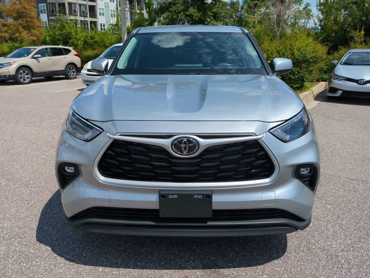Thumbnail: 2024 Toyota Highlander - 8