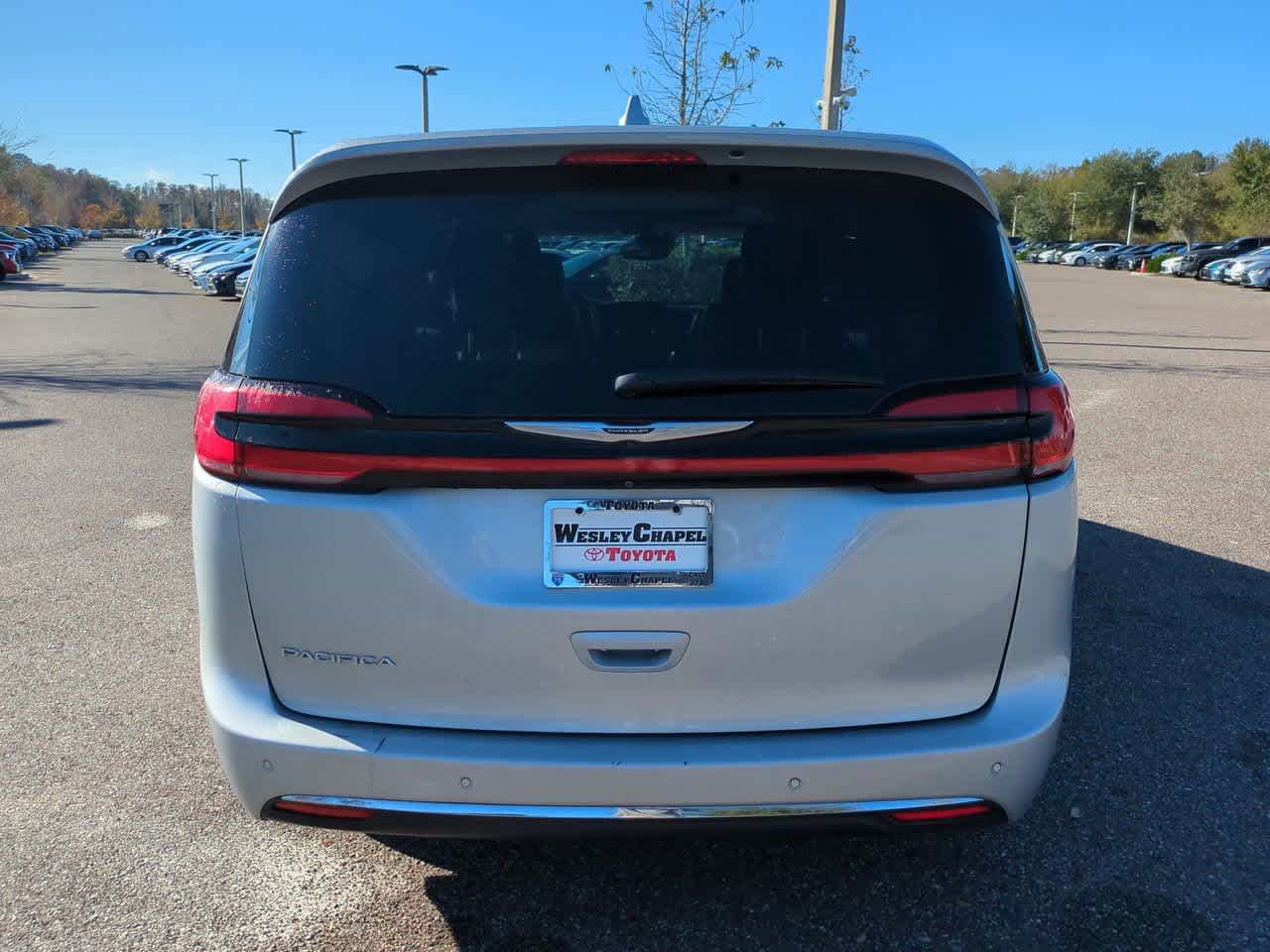 Thumbnail: 2022 Chrysler Pacifica - 5