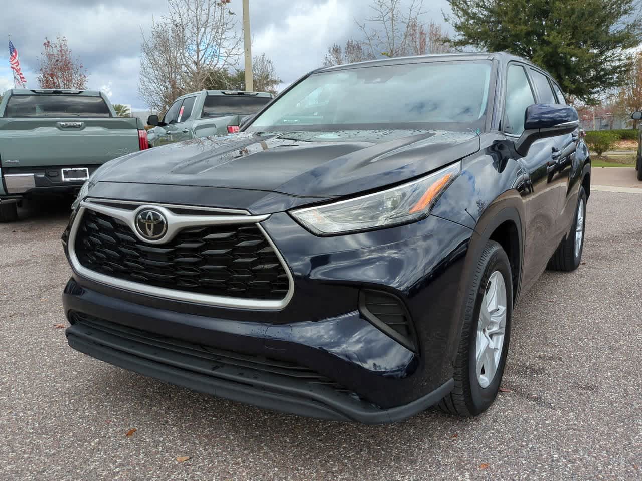 Thumbnail: 2022 Toyota Highlander - 2