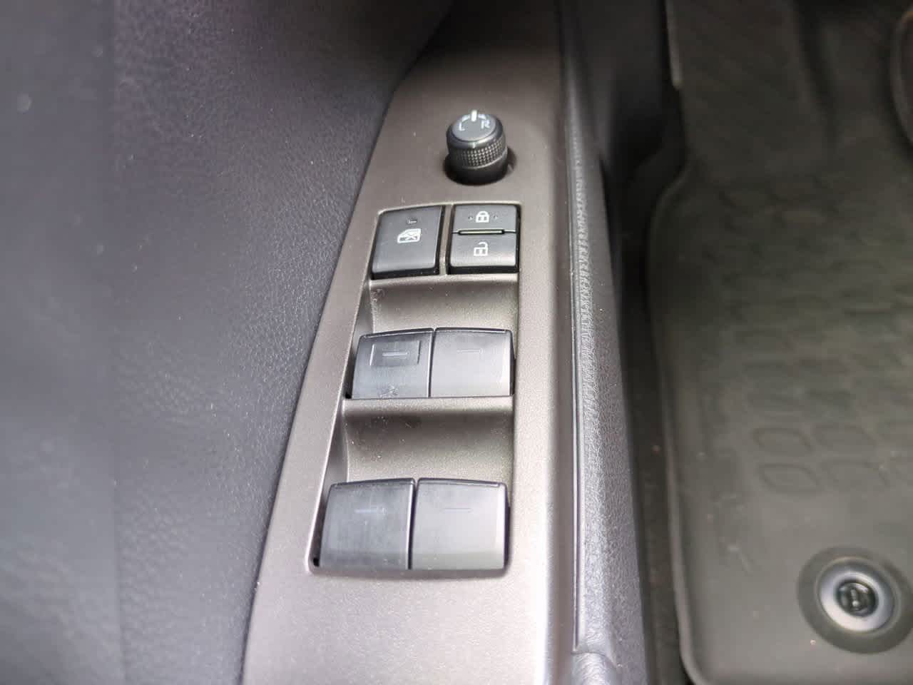 Thumbnail: 2023 Toyota Camry - 20