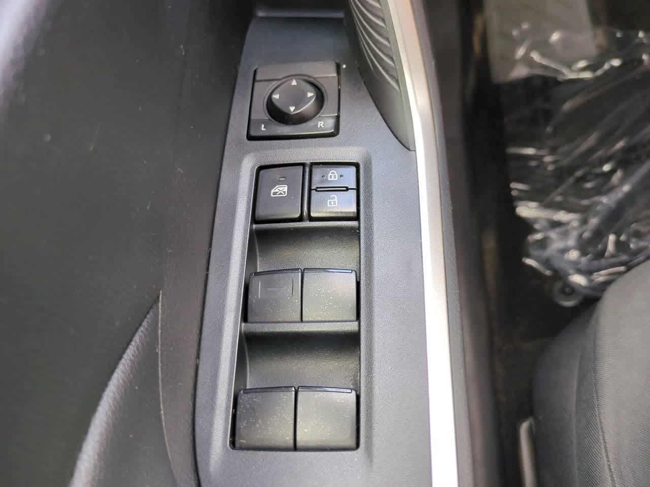 Thumbnail: 2020 Toyota RAV4 - 22