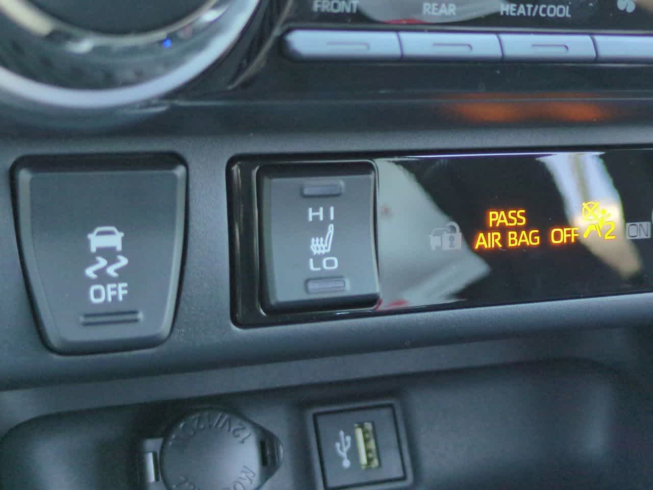 Thumbnail: 2025 Toyota RAV4 - 21