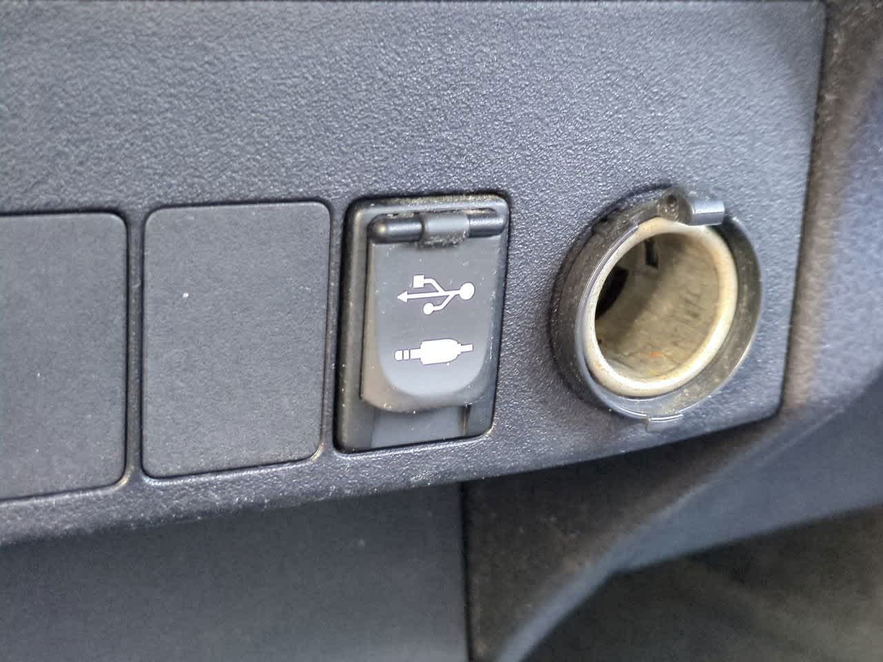 Thumbnail: 2014 Toyota RAV4 - 21