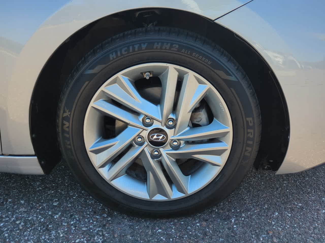 Thumbnail: 2020 Hyundai Elantra - 11