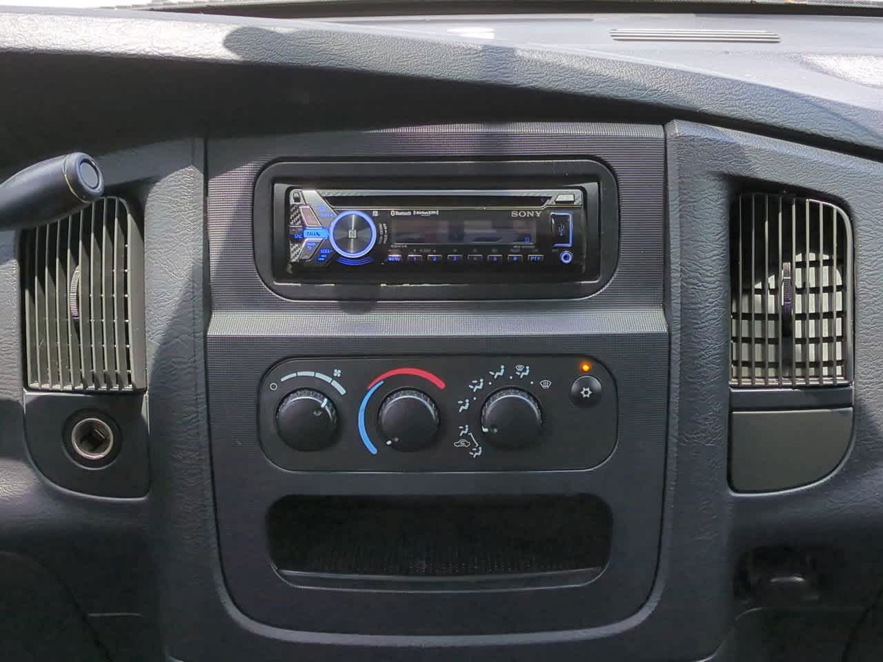 Thumbnail: 2004 Dodge Ram 1500 - 17