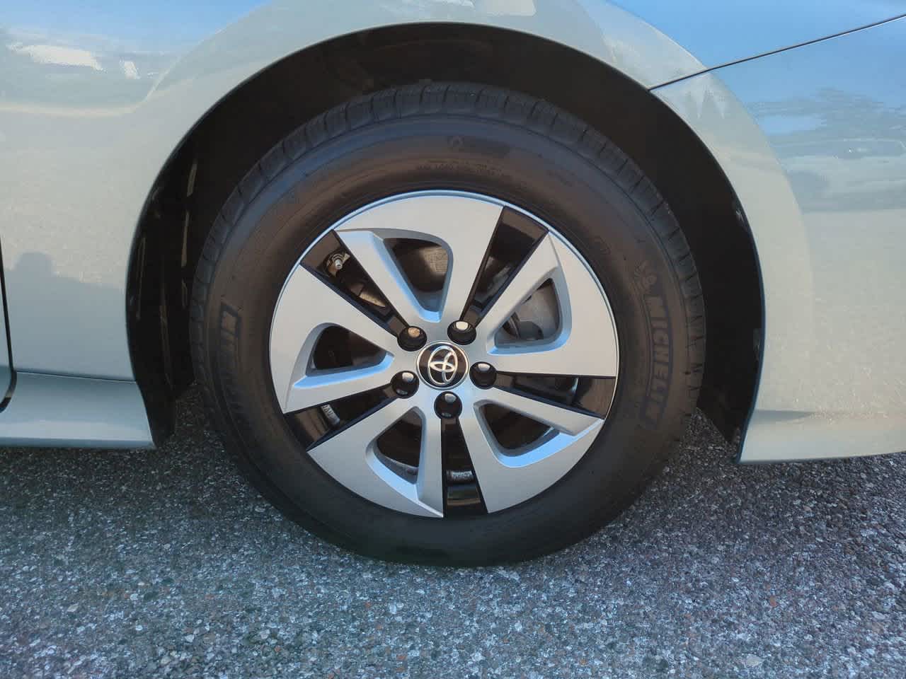 Thumbnail: 2017 Toyota Prius - 11