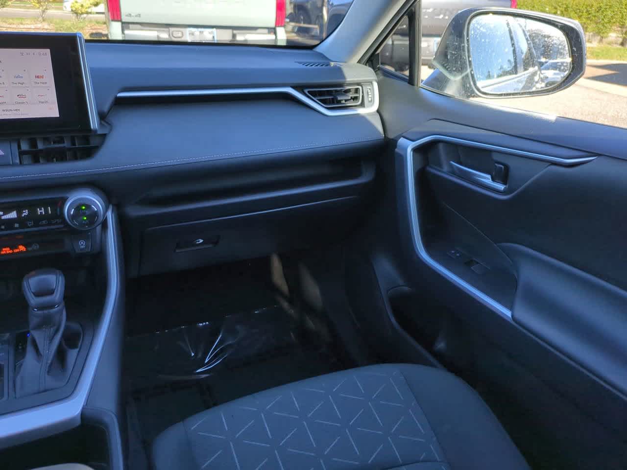 Thumbnail: 2023 Toyota RAV4 - 15