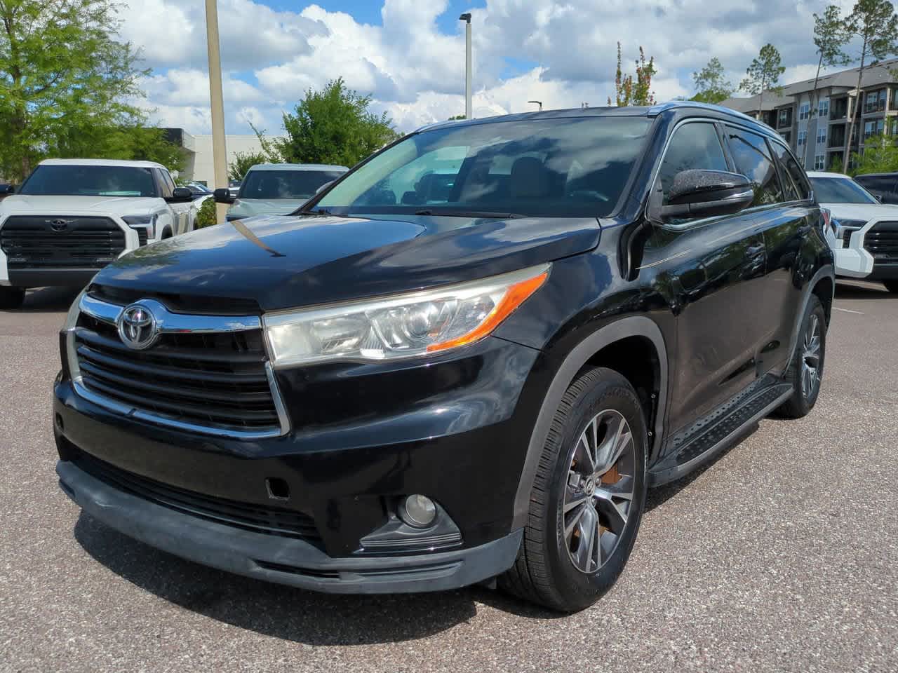 Thumbnail: 2016 Toyota Highlander - 2