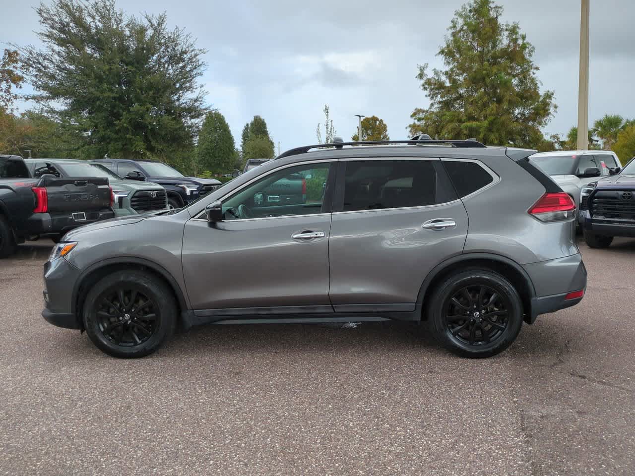Thumbnail: 2017 Nissan Rogue - 3
