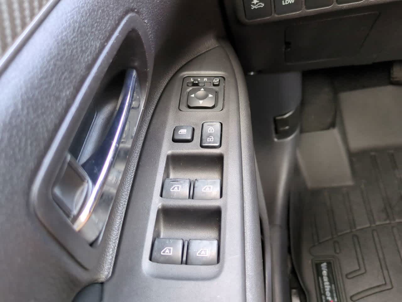 Thumbnail: 2020 Mitsubishi Outlander - 22