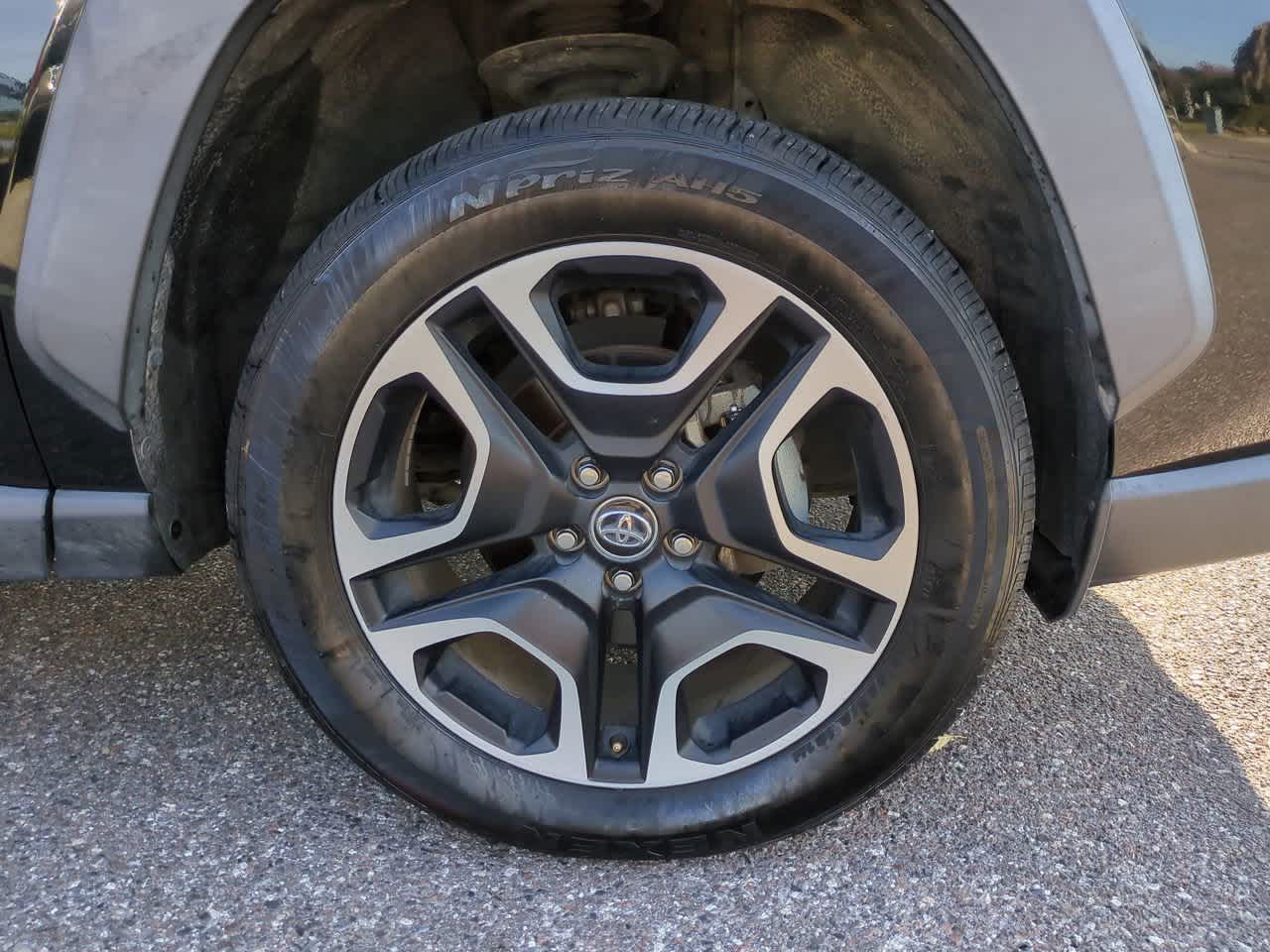 Thumbnail: 2020 Toyota RAV4 - 11