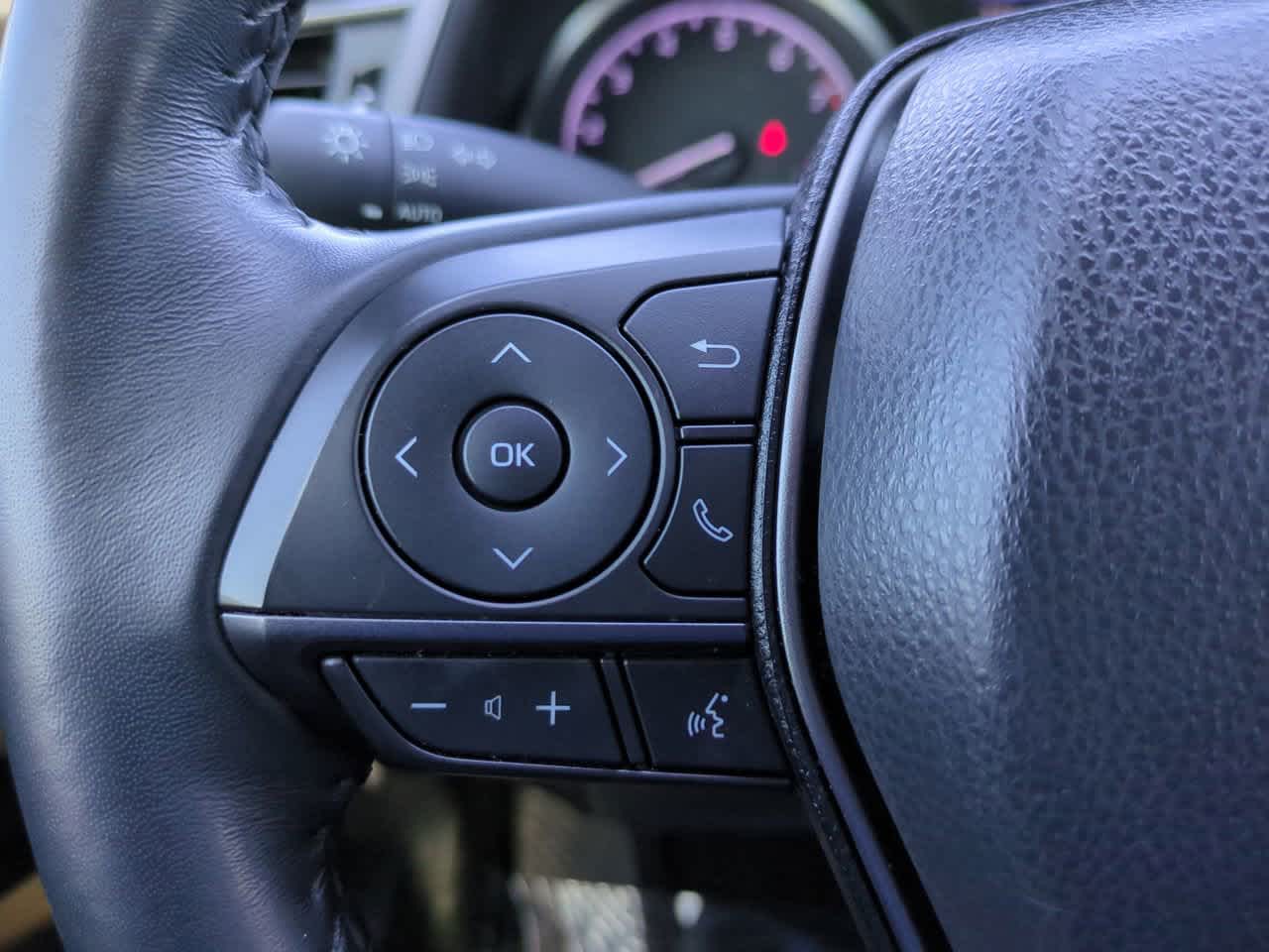 Thumbnail: 2022 Toyota Camry - 22