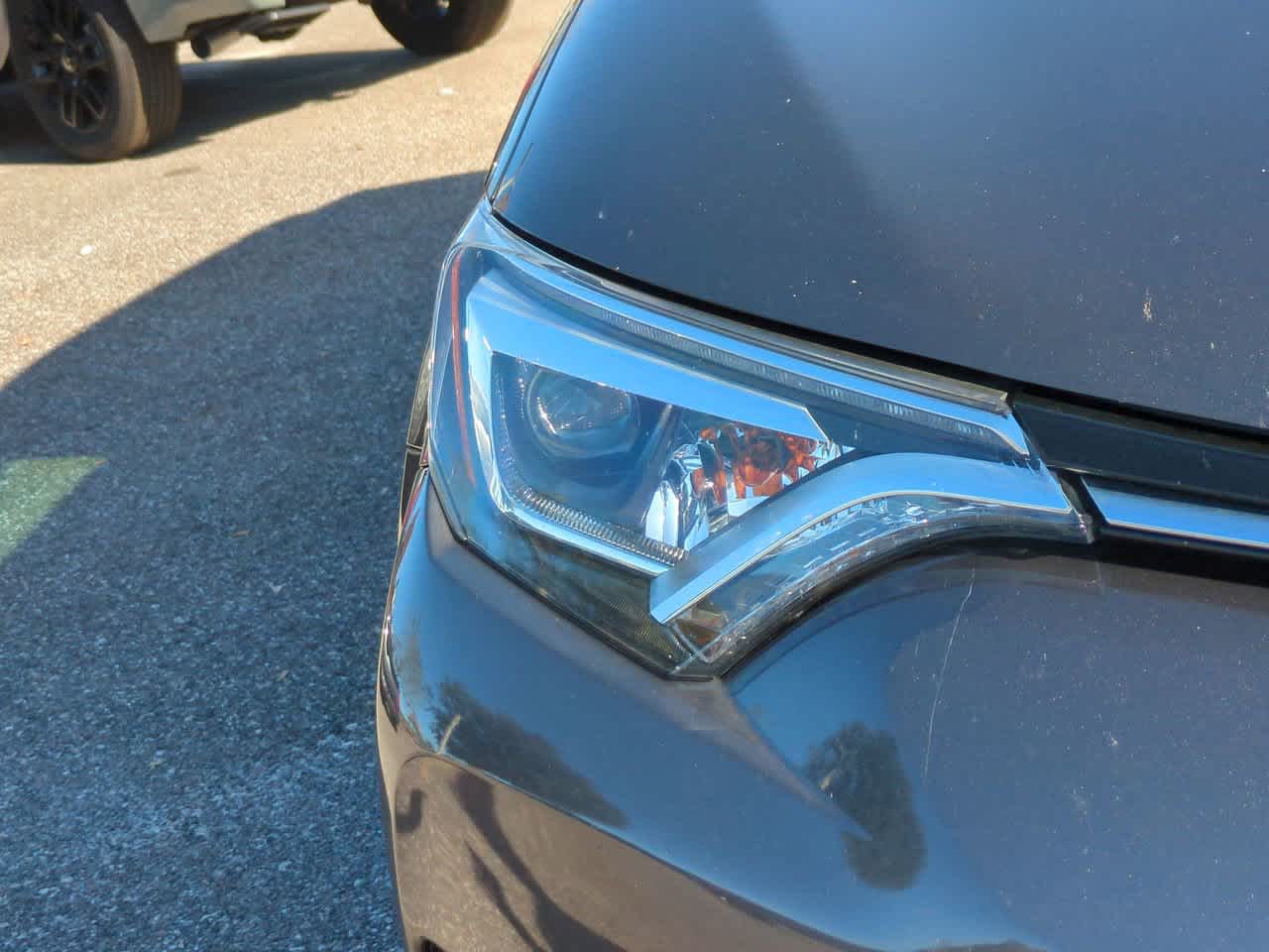 Thumbnail: 2017 Toyota RAV4 - 10