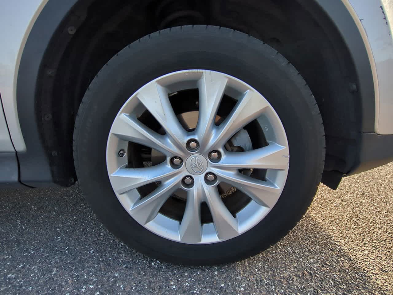 Thumbnail: 2014 Toyota RAV4 - 11