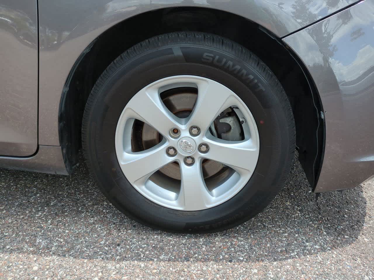 Thumbnail: 2013 Toyota Sienna - 11
