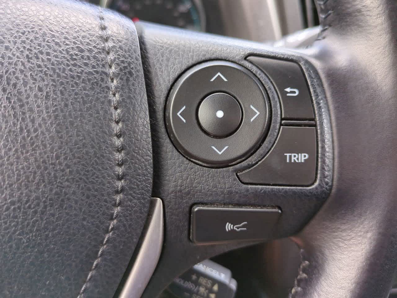 Thumbnail: 2017 Toyota RAV4 - 23