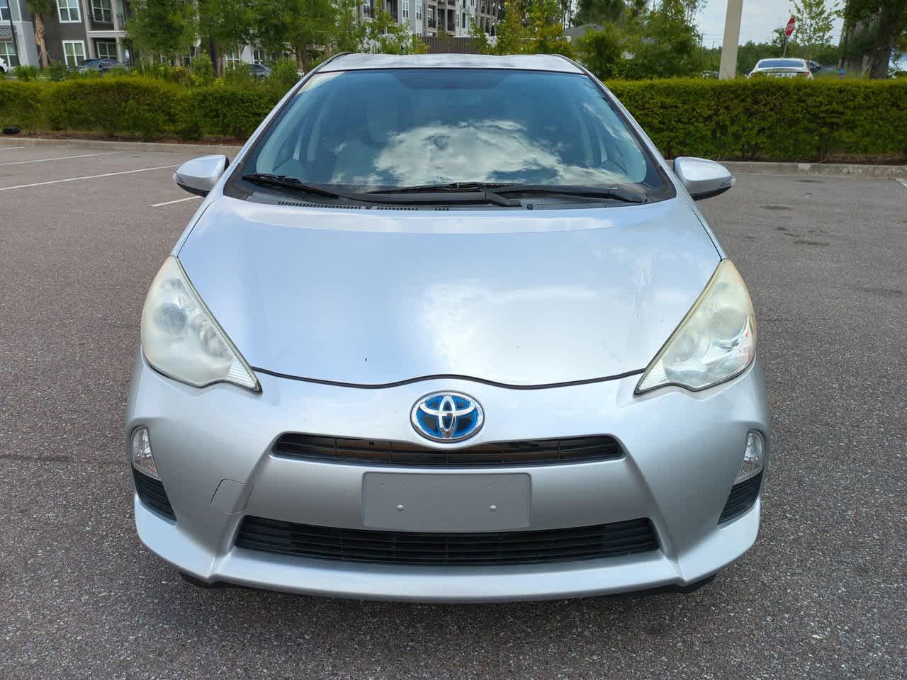 Thumbnail: 2014 Toyota Prius c - 9