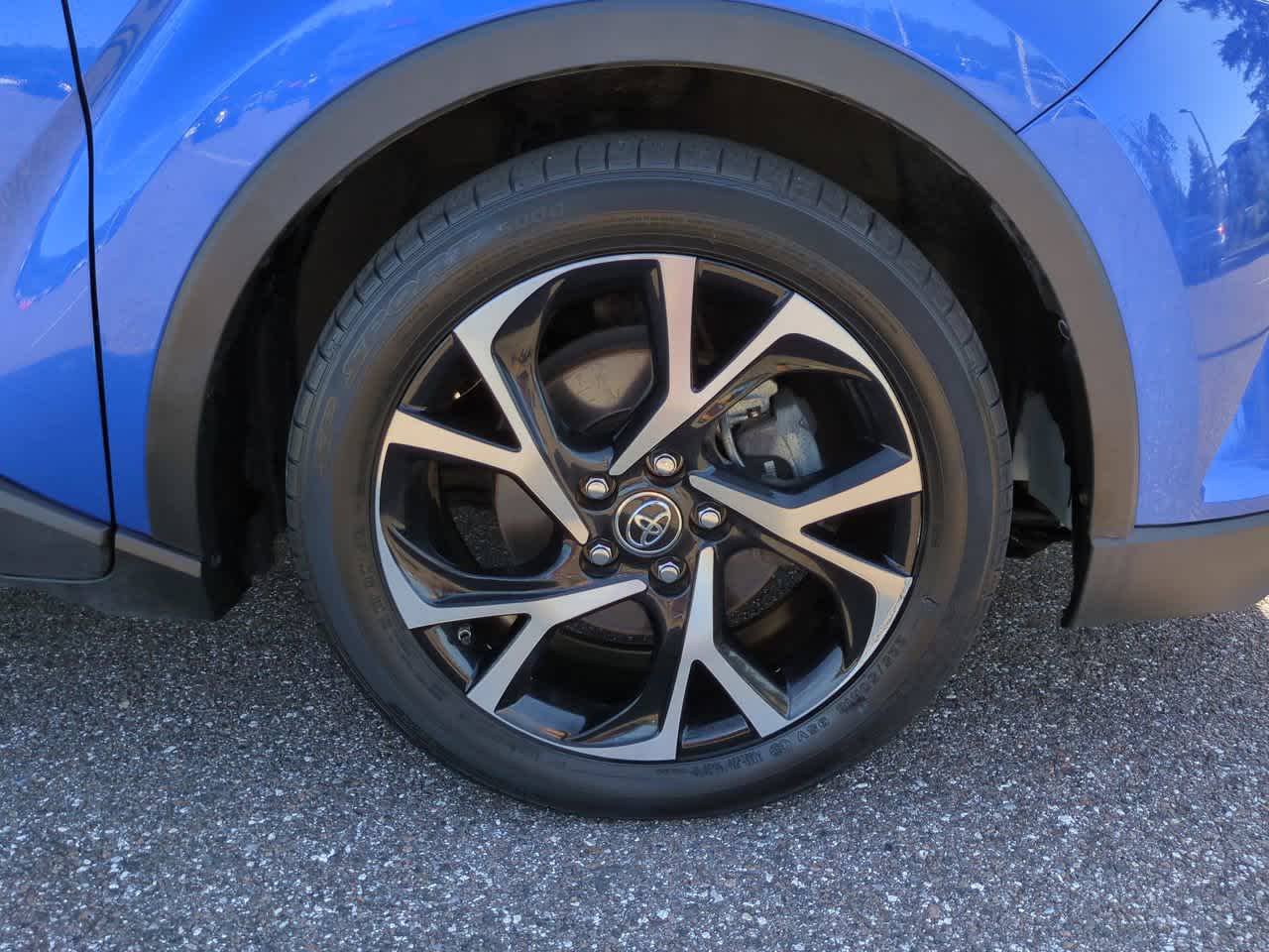 Thumbnail: 2018 Toyota C-HR - 11