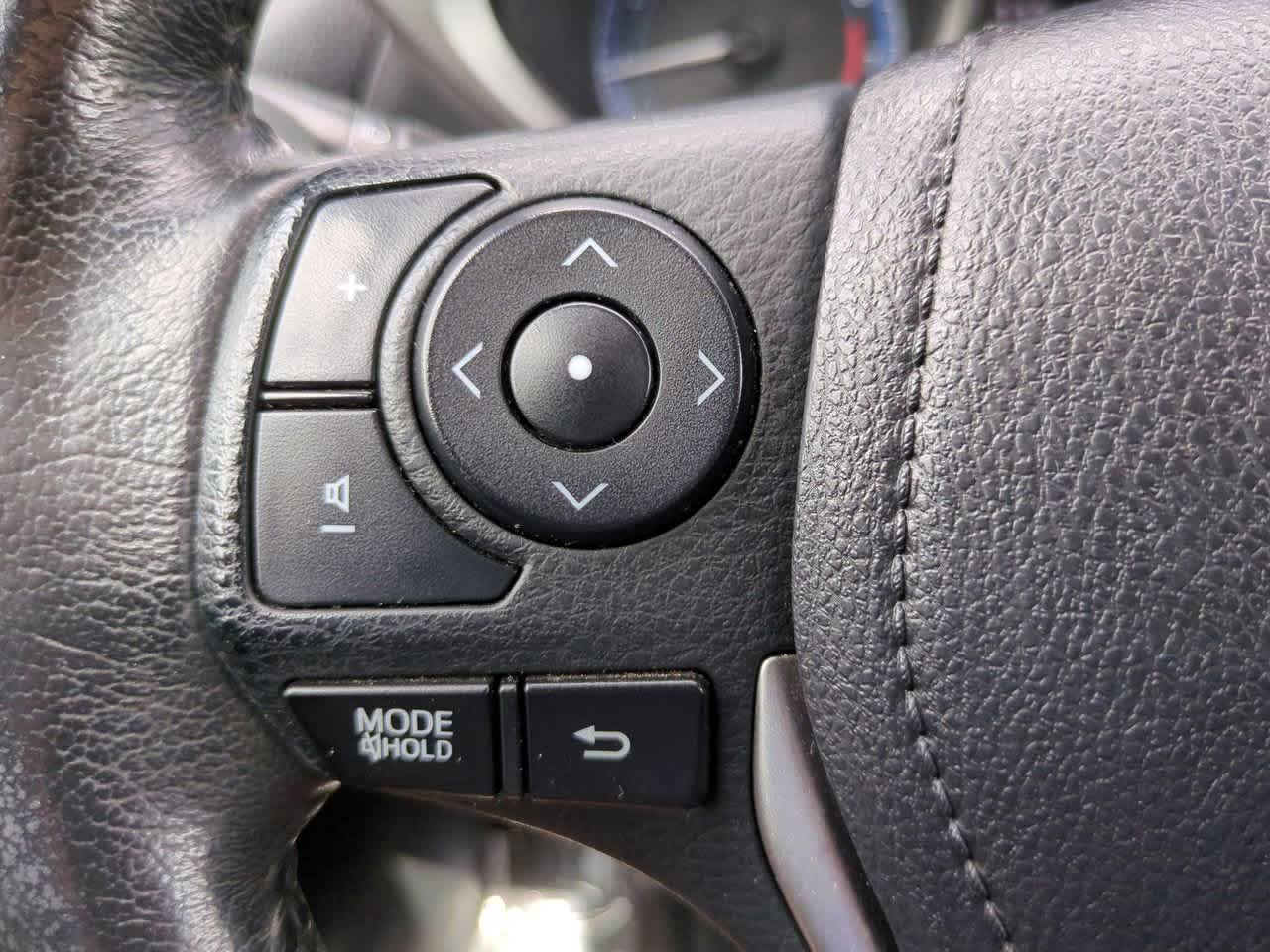Thumbnail: 2015 Toyota Corolla - 22