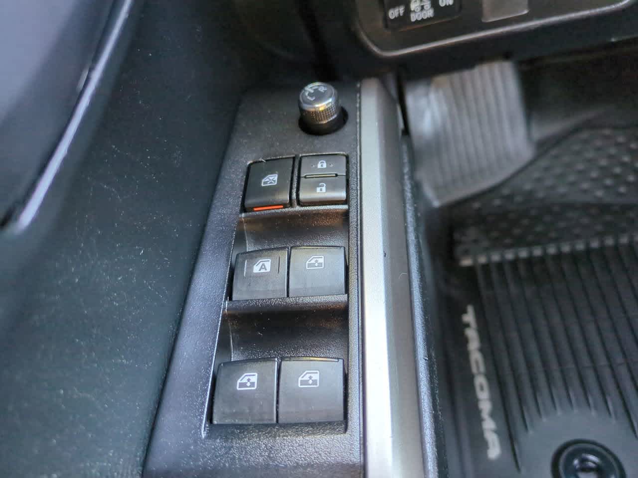 Thumbnail: 2017 Toyota Tacoma - 22