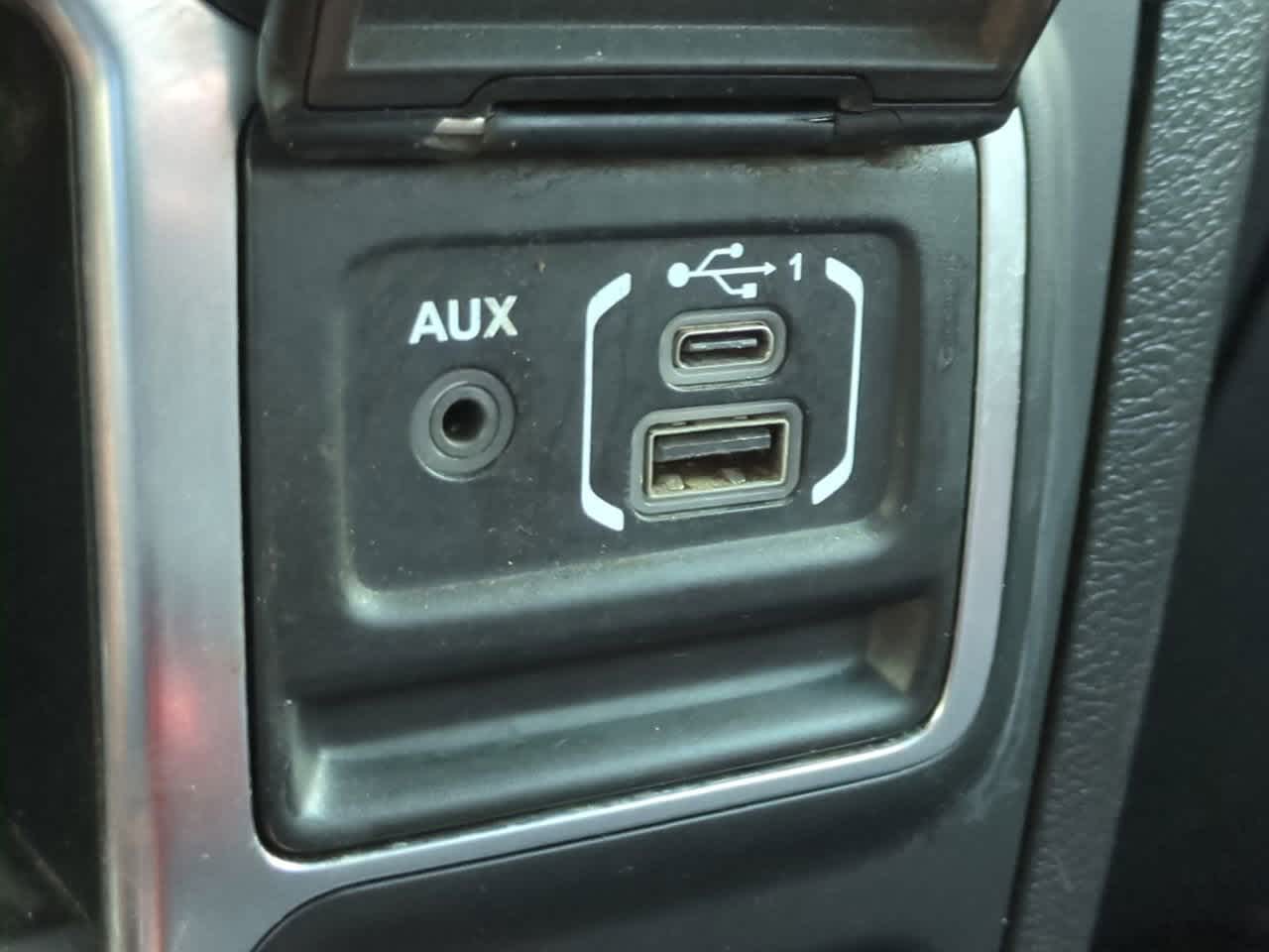 Thumbnail: 2021 Jeep Wrangler - 18