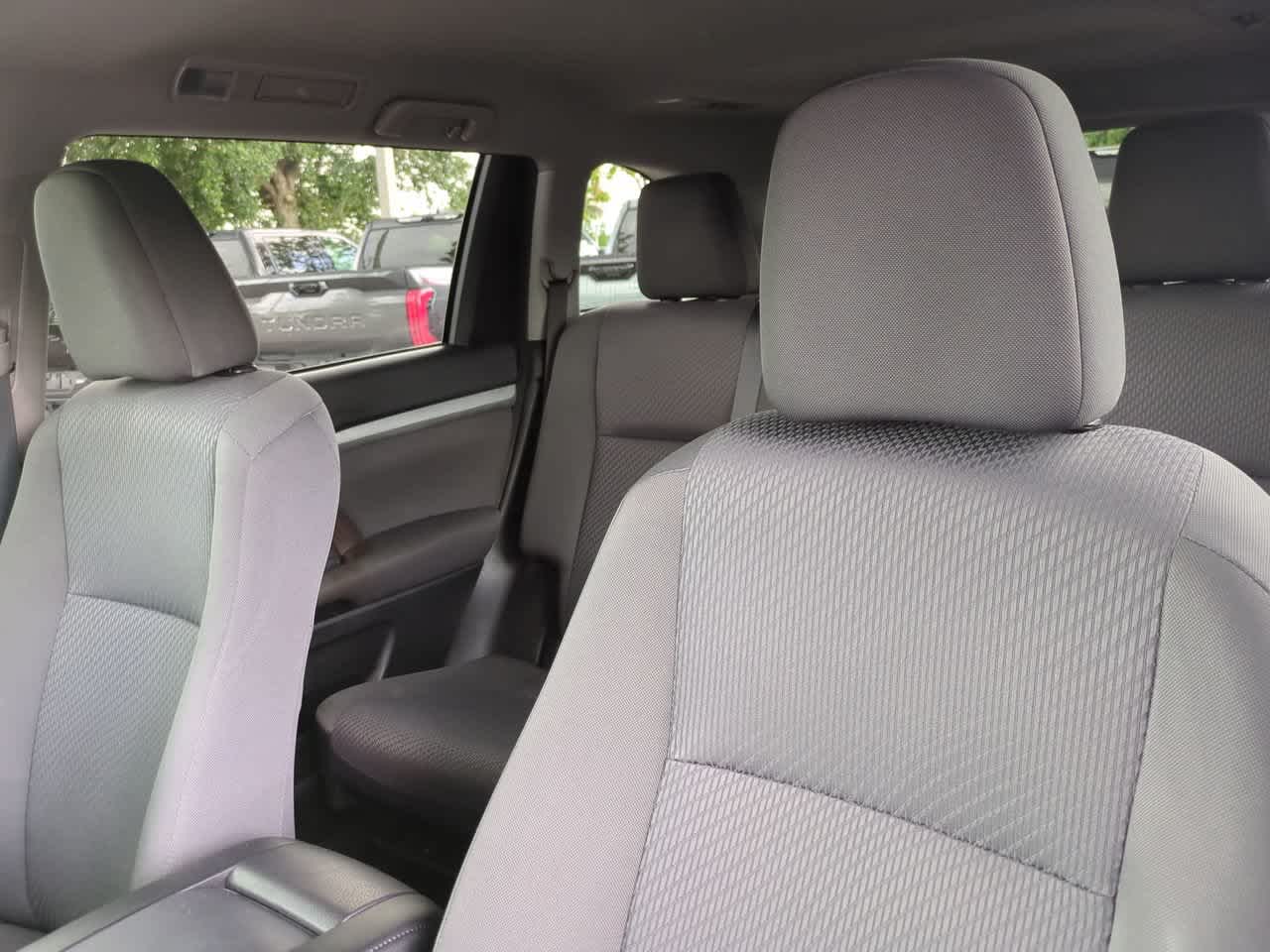 Thumbnail: 2017 Toyota Highlander - 8