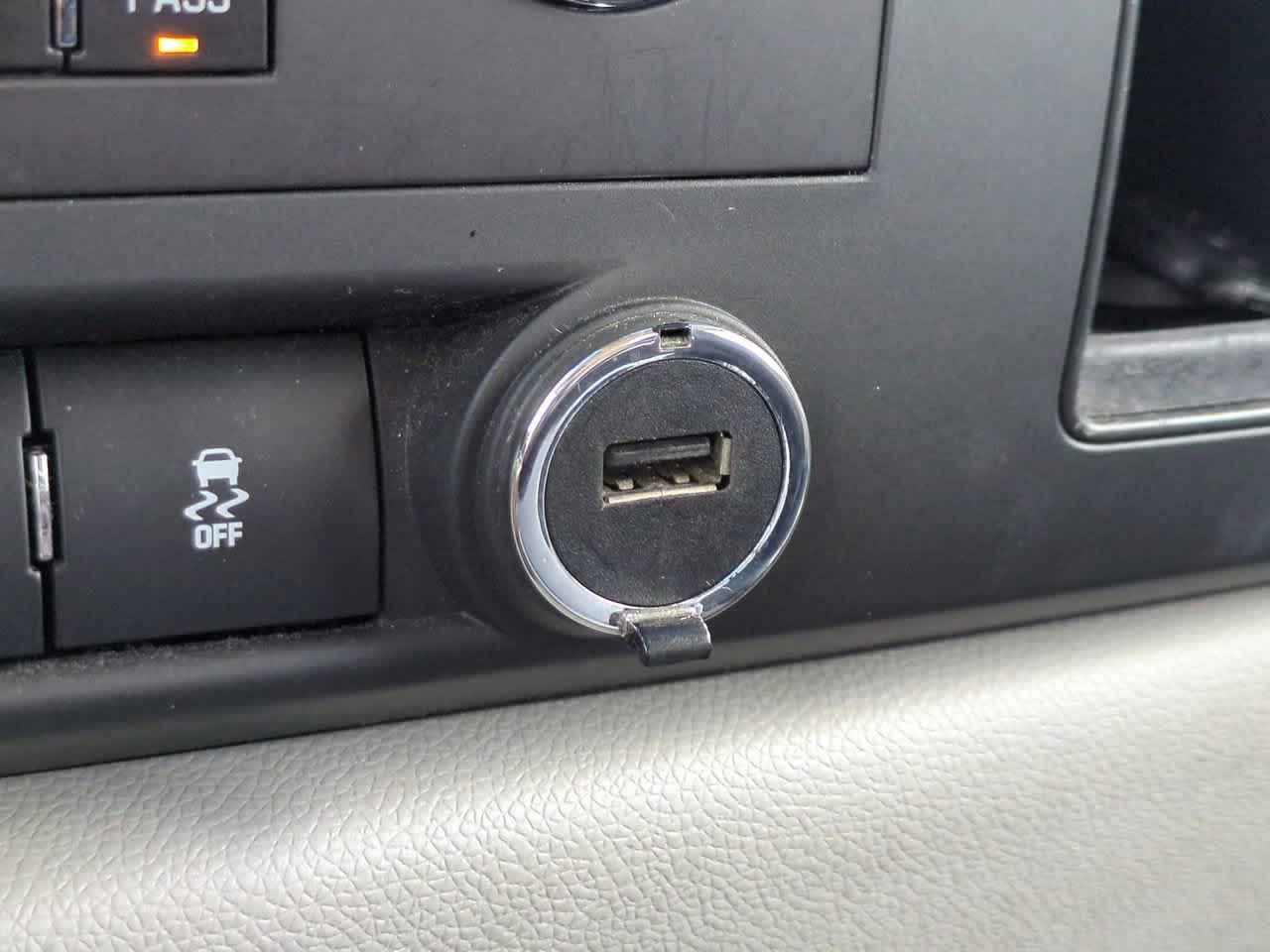 Thumbnail: 2012 Chevrolet Silverado 1500 - 18
