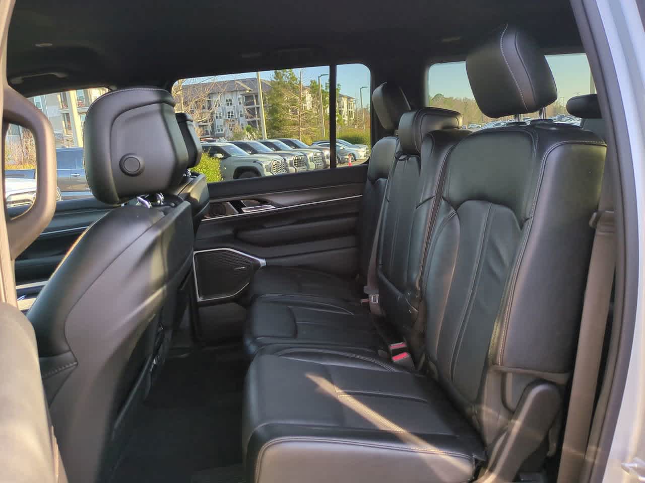 Thumbnail: 2024 Jeep Wagoneer - 13