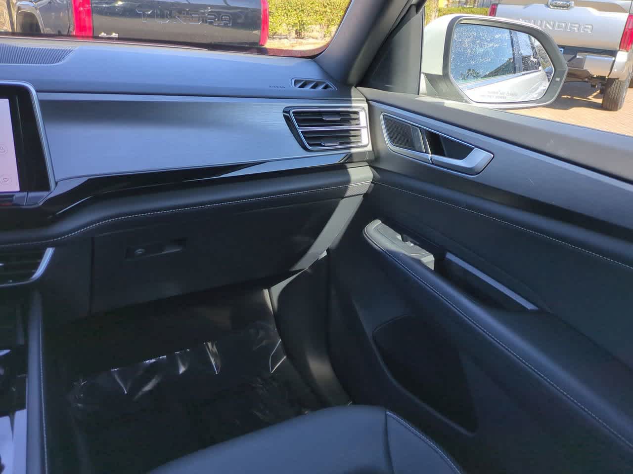 Thumbnail: 2025 Volkswagen Atlas - 16