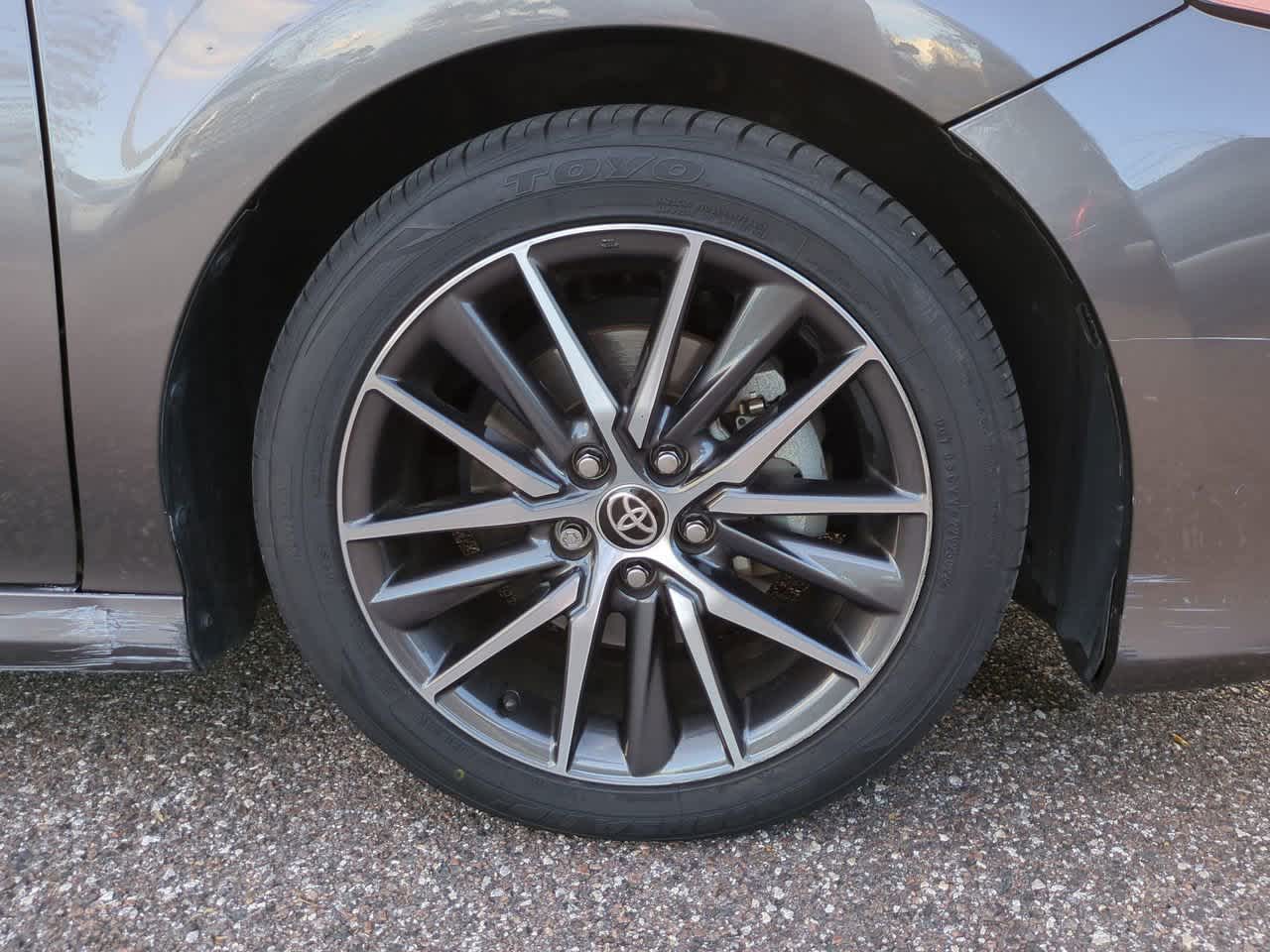 Thumbnail: 2021 Toyota Camry - 11