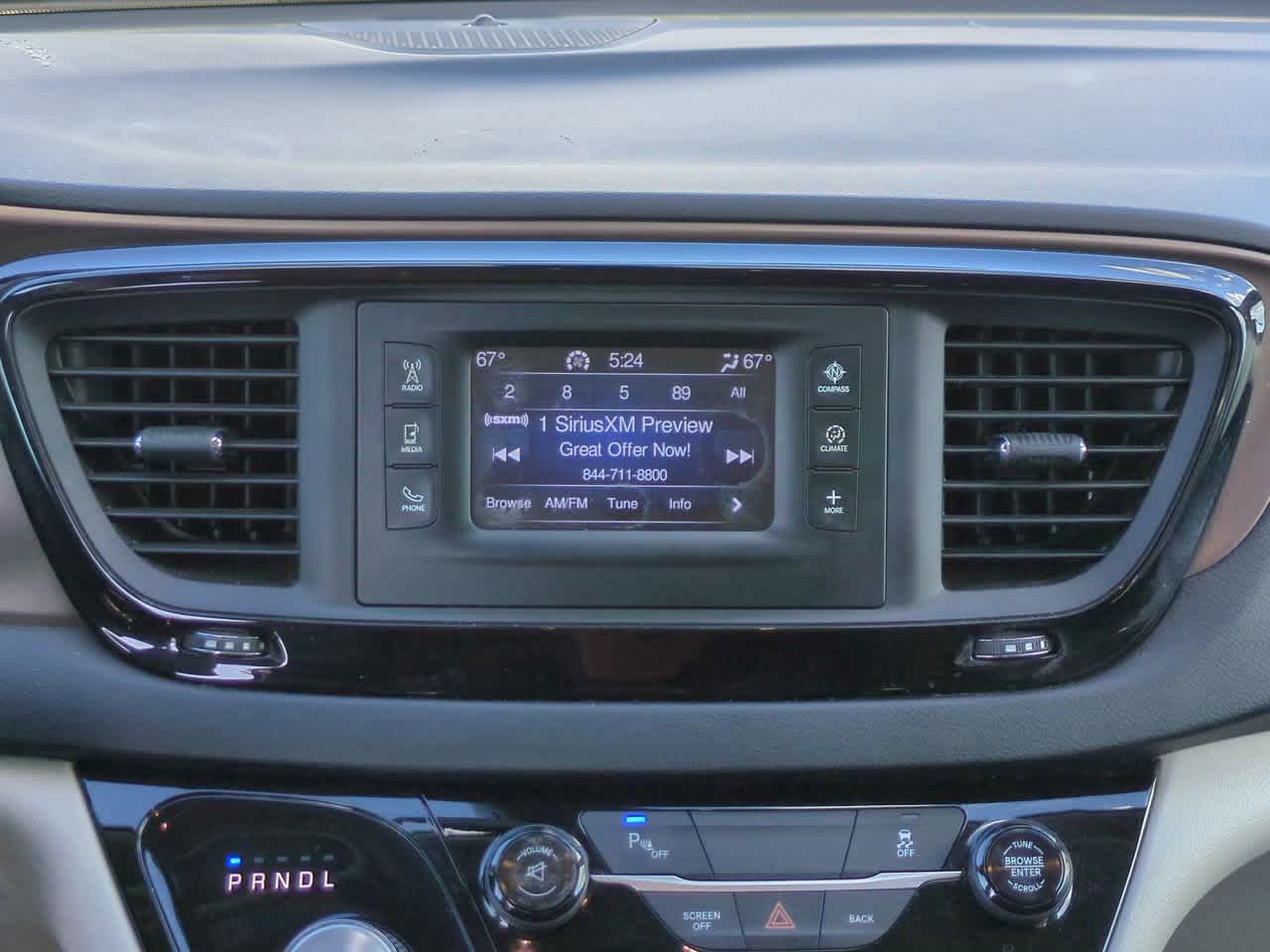 Thumbnail: 2017 Chrysler Pacifica - 18