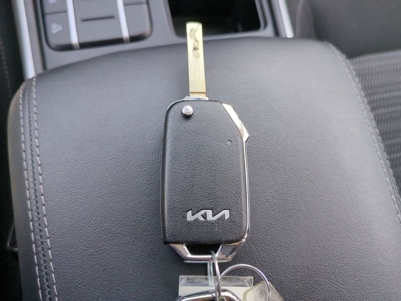 2023 Kia Sorento LX 26