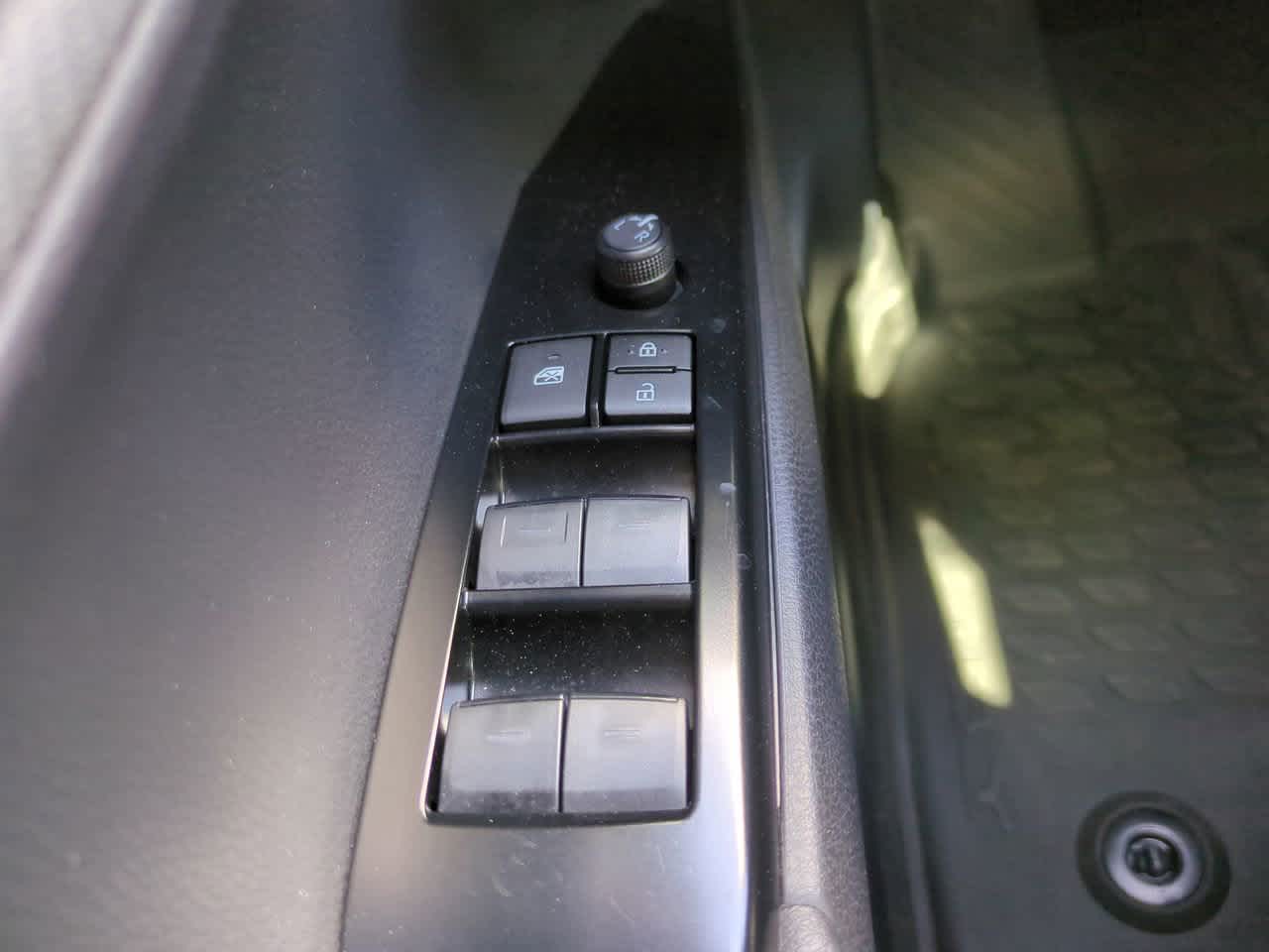 Thumbnail: 2025 Toyota Camry - 22