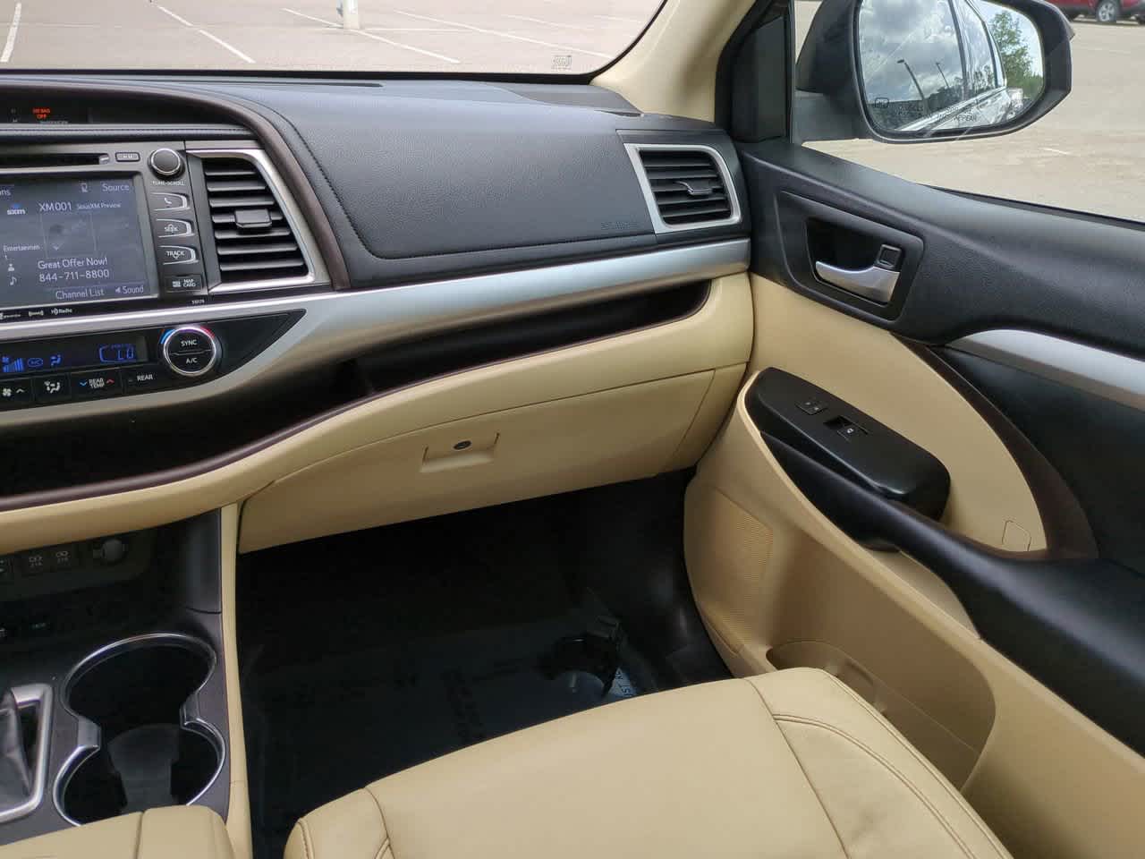 2018 Toyota Highlander XLE 17