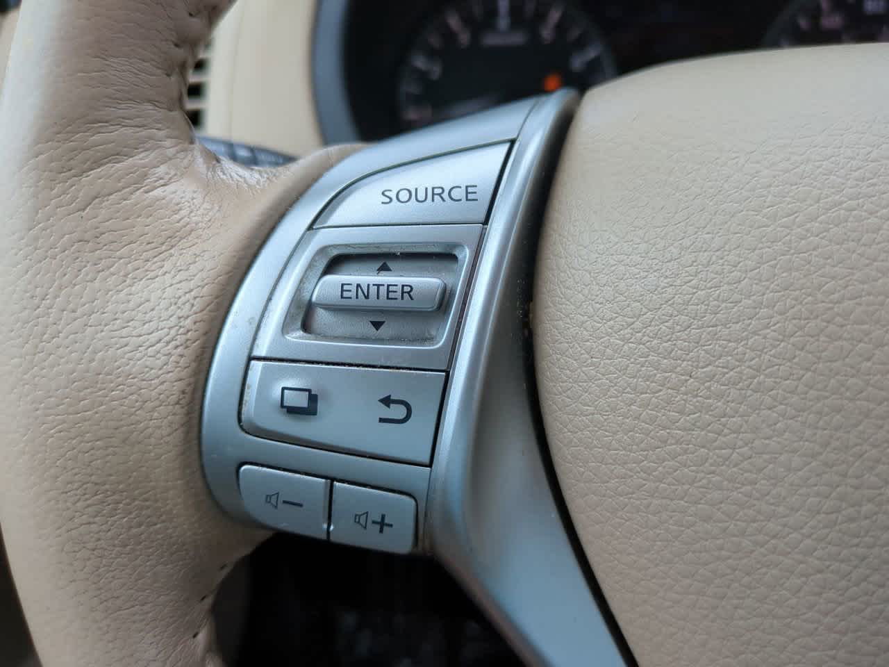 Thumbnail: 2016 Nissan Altima - 24