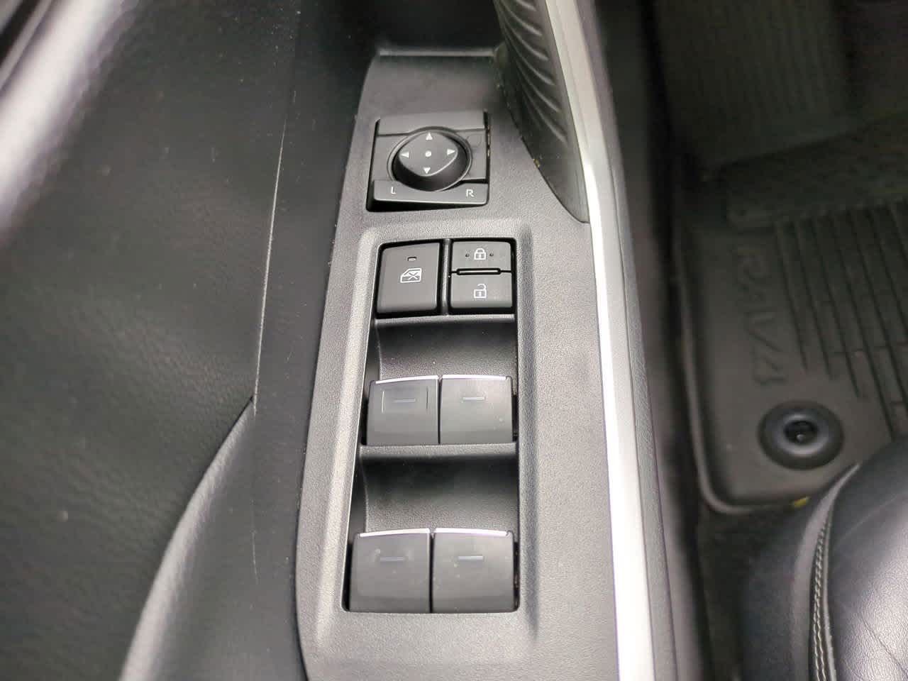 Thumbnail: 2023 Toyota RAV4 - 23