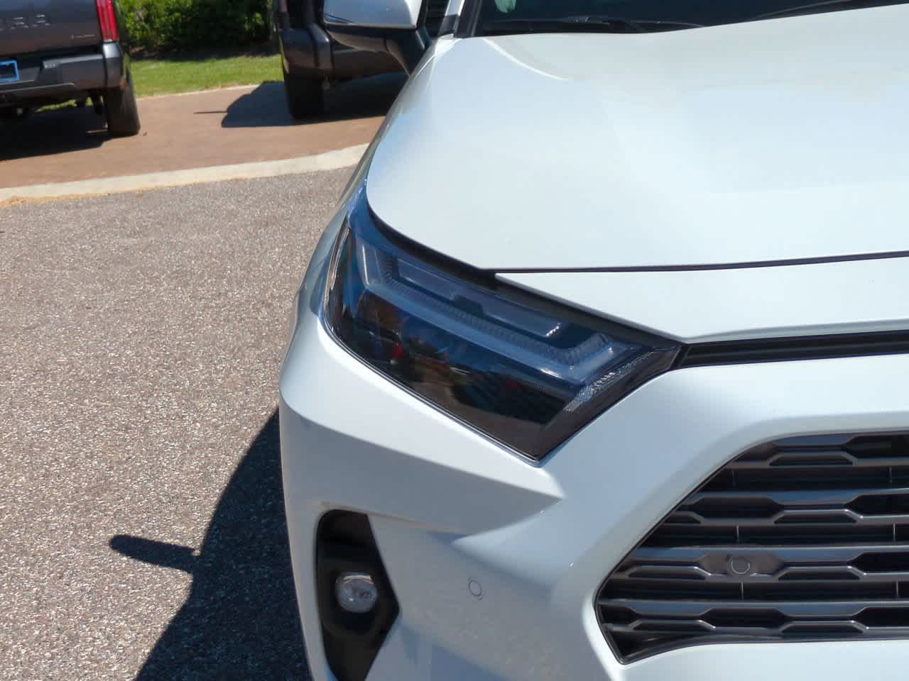 Thumbnail: 2025 Toyota RAV4 - 10