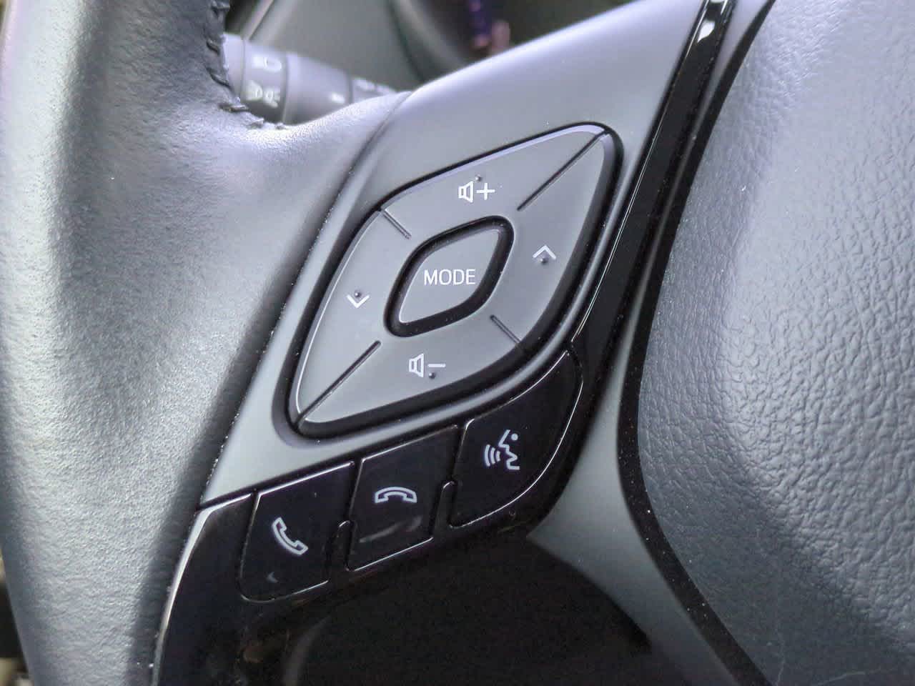 Thumbnail: 2022 Toyota C-HR - 23