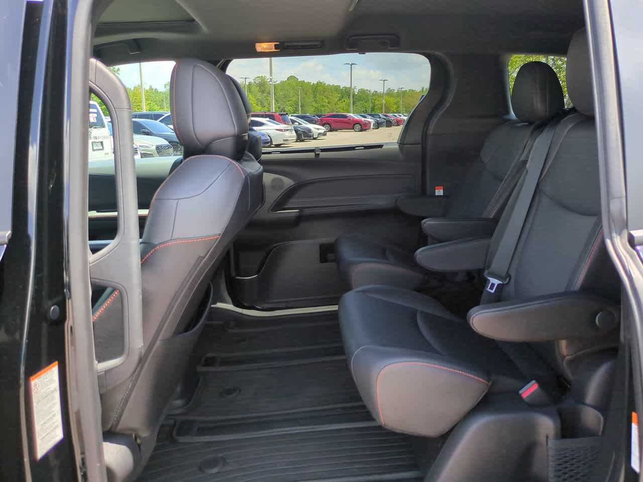Thumbnail: 2021 Toyota Sienna - 14