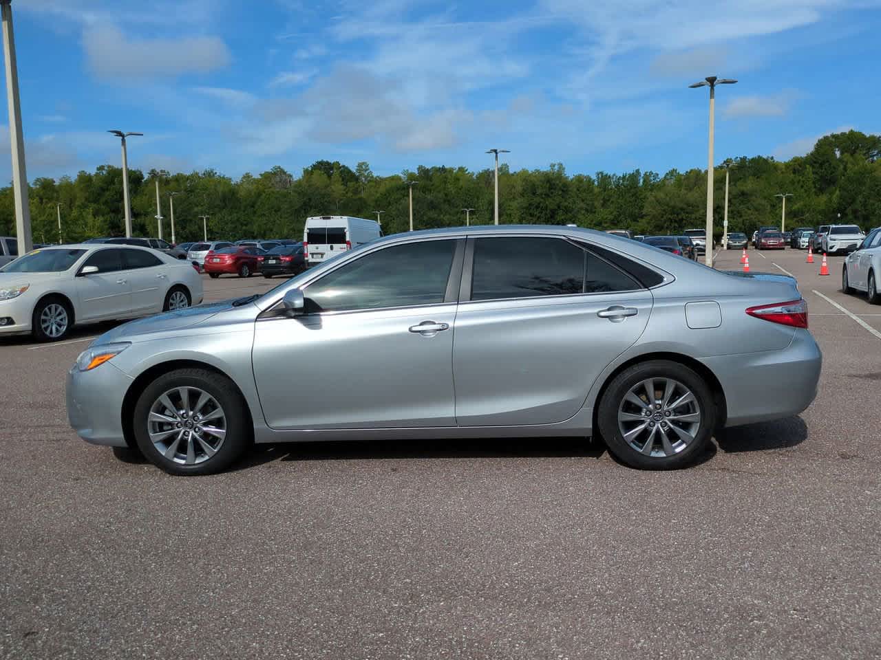 Thumbnail: 2016 Toyota Camry - 3