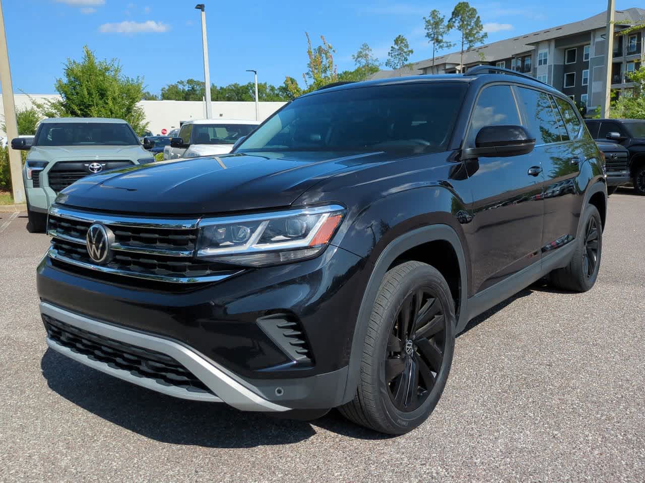 Thumbnail: 2022 Volkswagen Atlas - 2