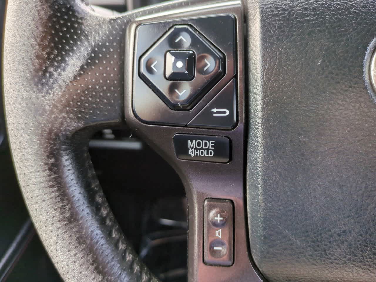 Thumbnail: 2014 Toyota 4Runner - 24