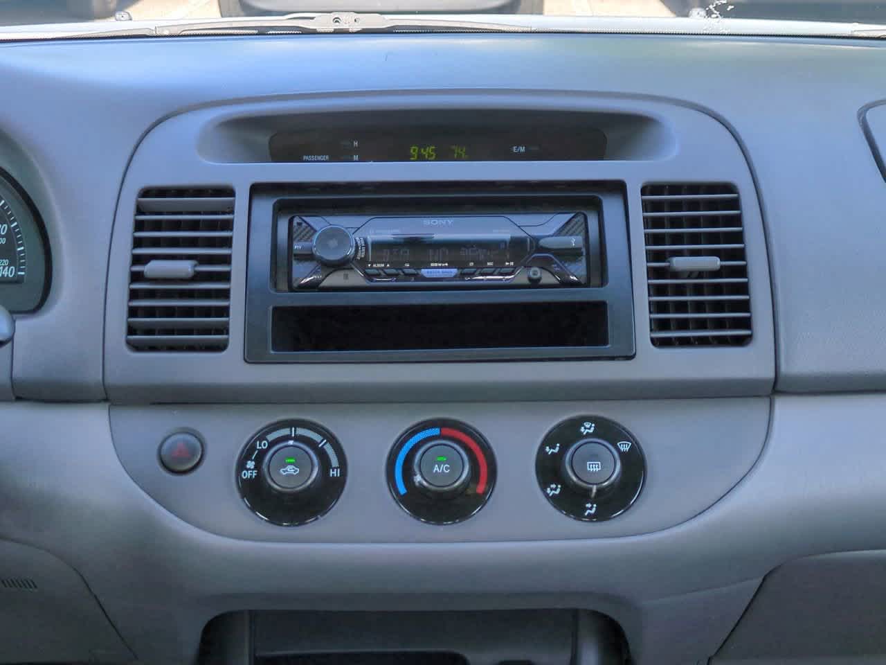 Thumbnail: 2003 Toyota Camry - 17