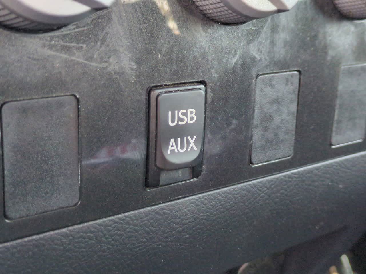 Thumbnail: 2010 Toyota Tundra - 19