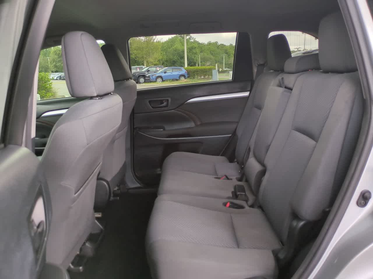 Thumbnail: 2017 Toyota Highlander - 14
