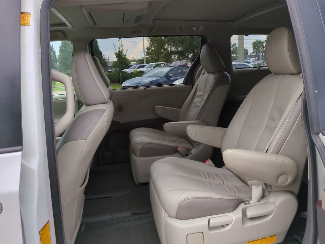 Thumbnail: 2011 Toyota Sienna - 14