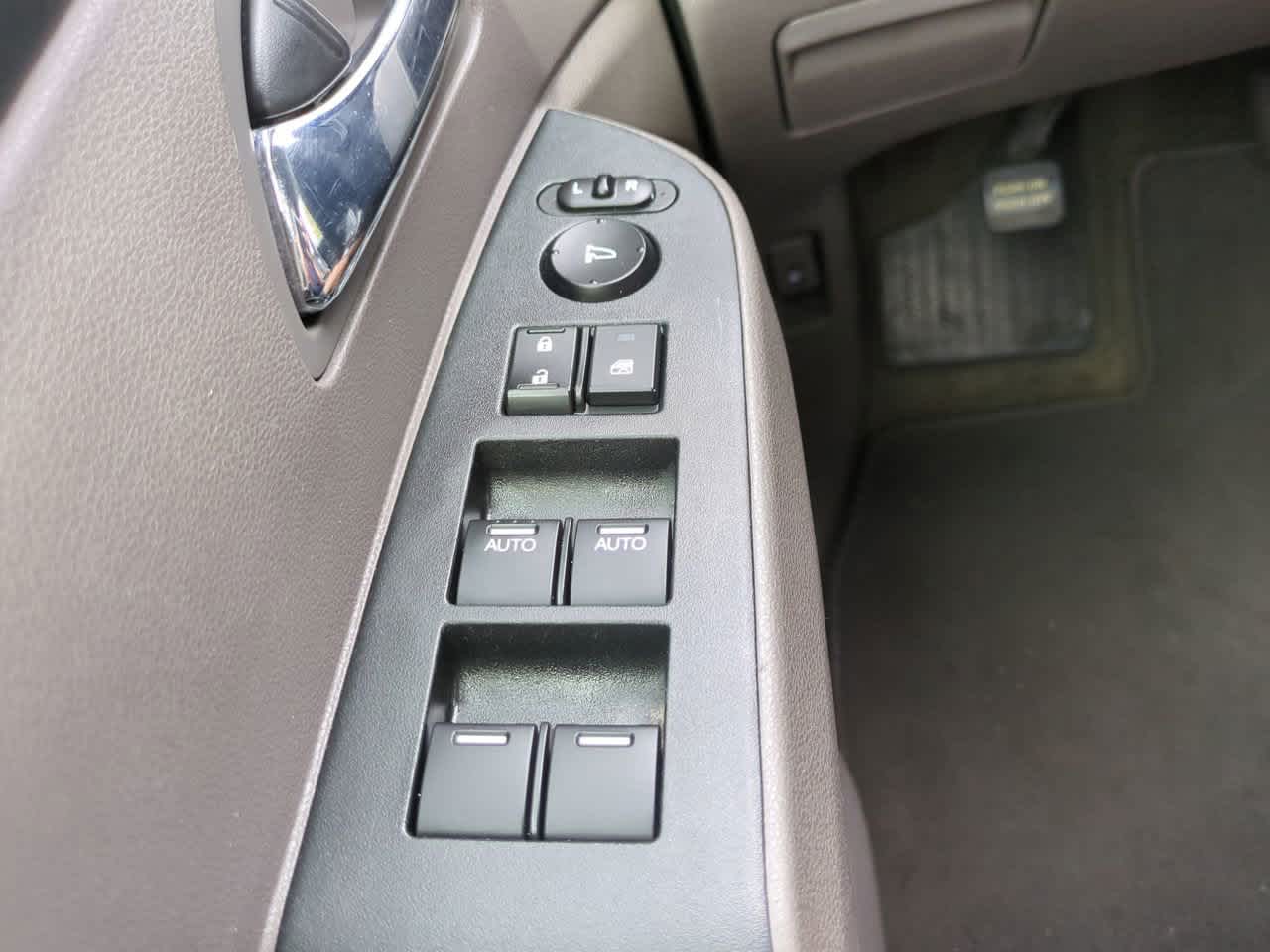 Thumbnail: 2015 Honda Odyssey - 22