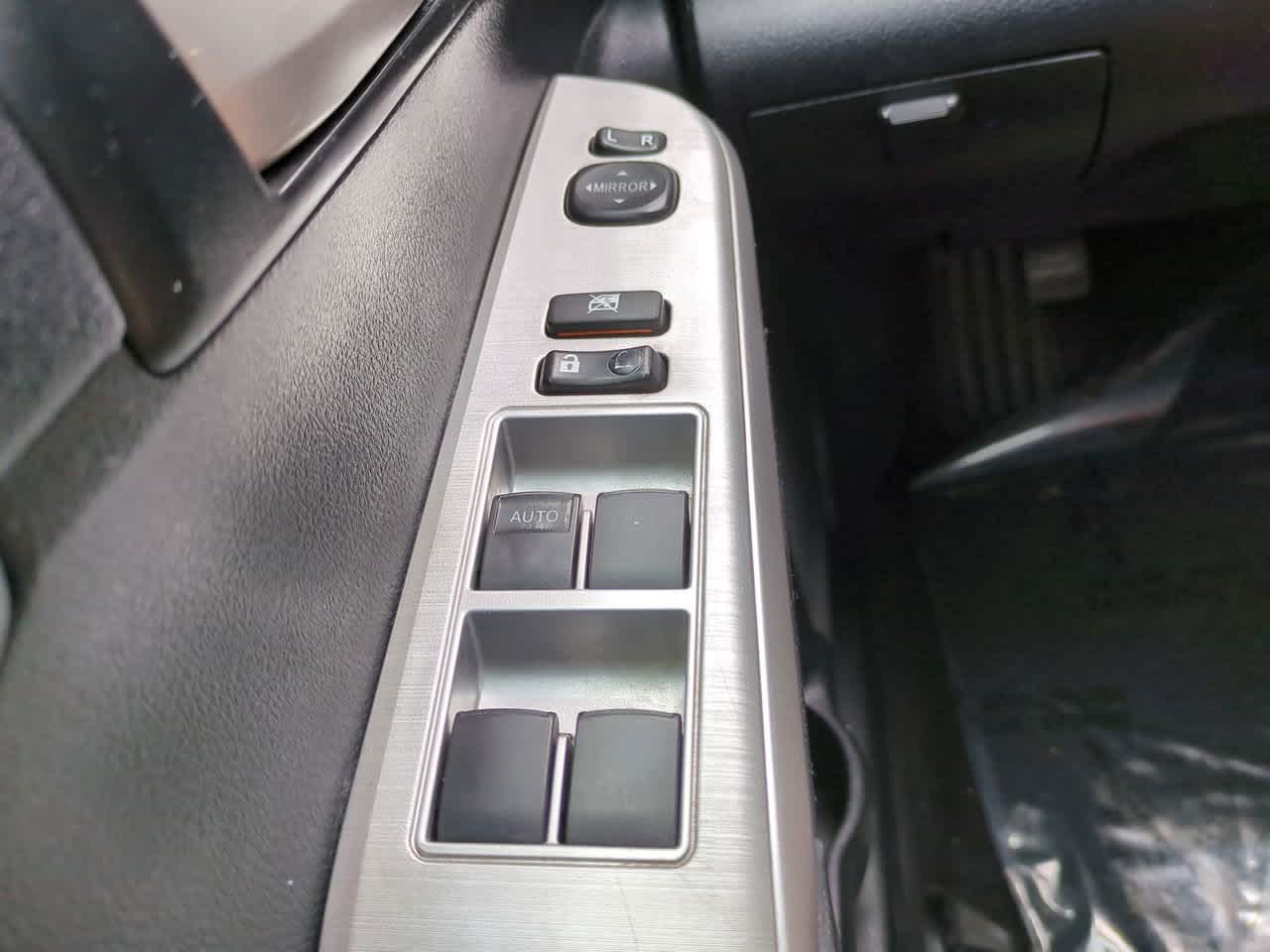 Thumbnail: 2013 Toyota Camry - 16