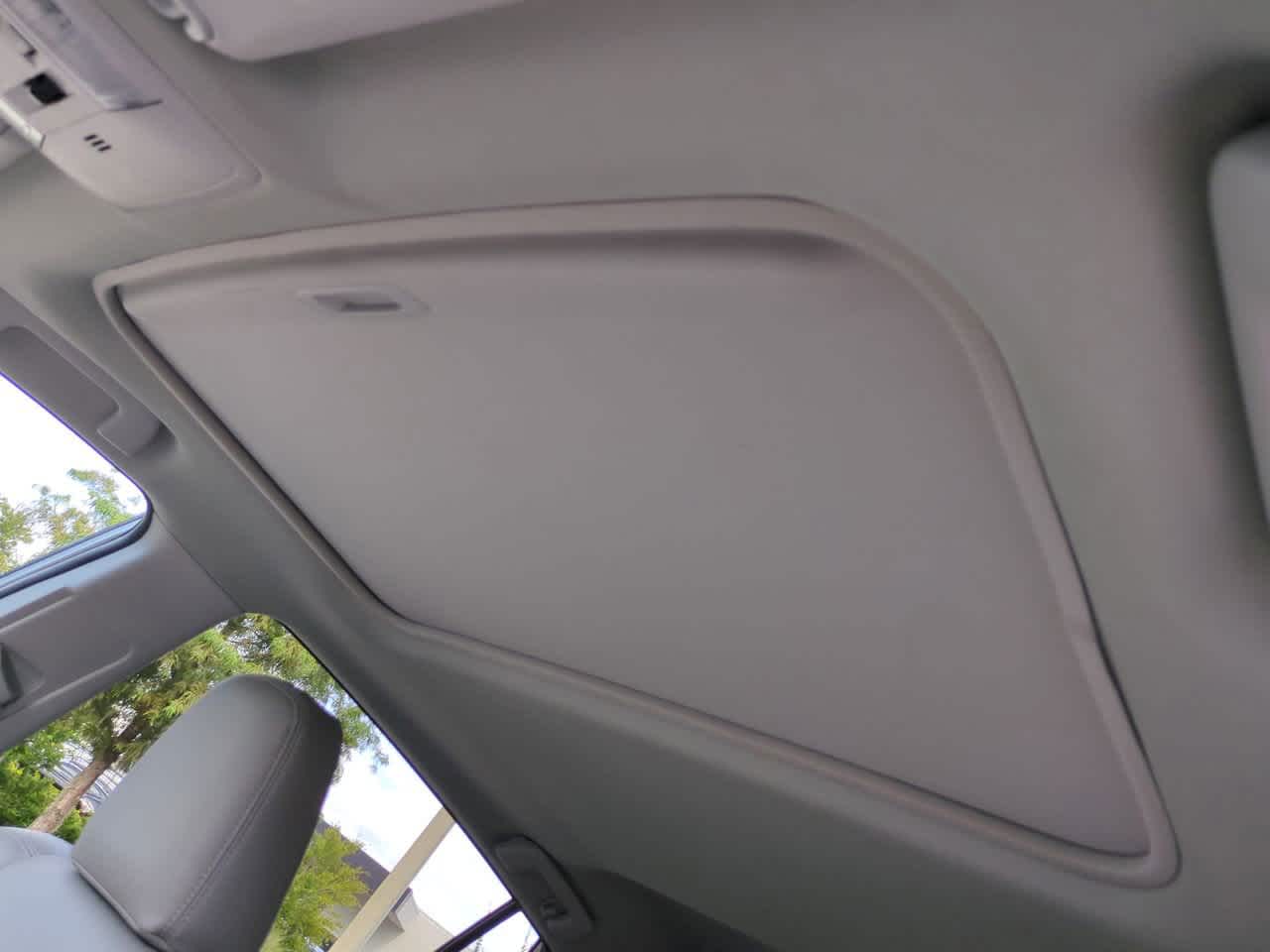 Thumbnail: 2016 Toyota RAV4 - 19